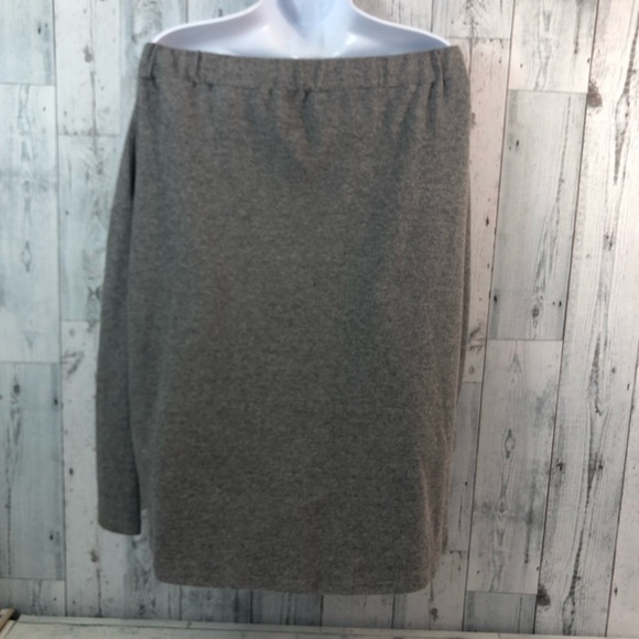 L Love Off Shoulder Super Soft Top Large NWT - Picture 2 of 8